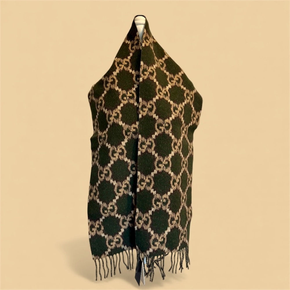 NWT Gucci GG logo Green and Brown Patterned Wool Scarf